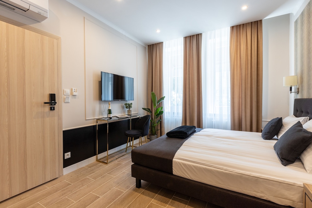 Standard Double Room - Photo 1