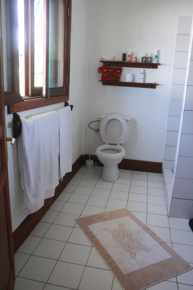 Comfort Room, 1 Queen Bed, Garden View photo 2