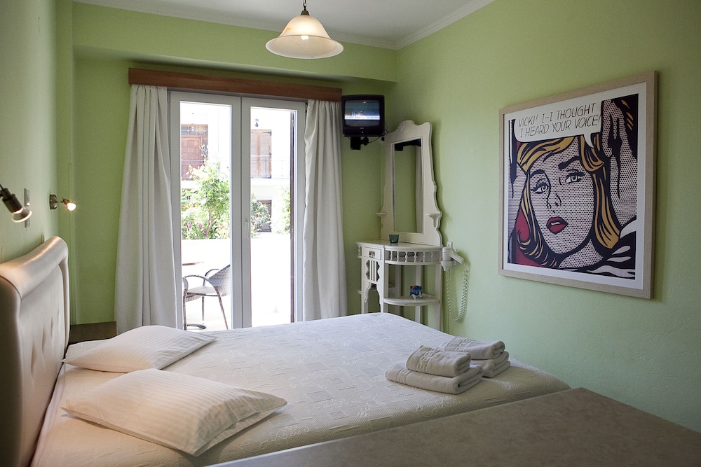 Basic Double or Twin Room, 1 Bedroom - Photo 2