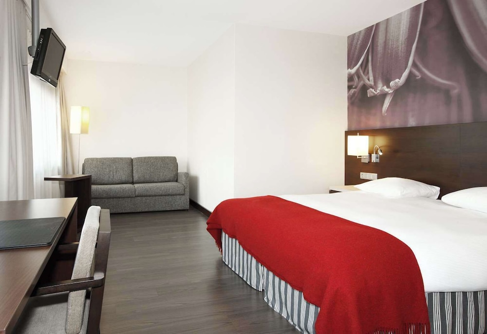 Superior Room (Extra Bed 2 Adults + 1 Child) - Photo 3