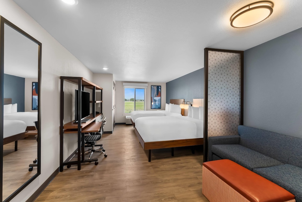 Suite, 2 Queen Beds, Non Smoking