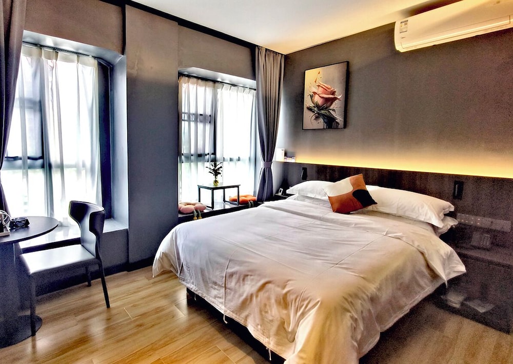 Business Double Room, City View