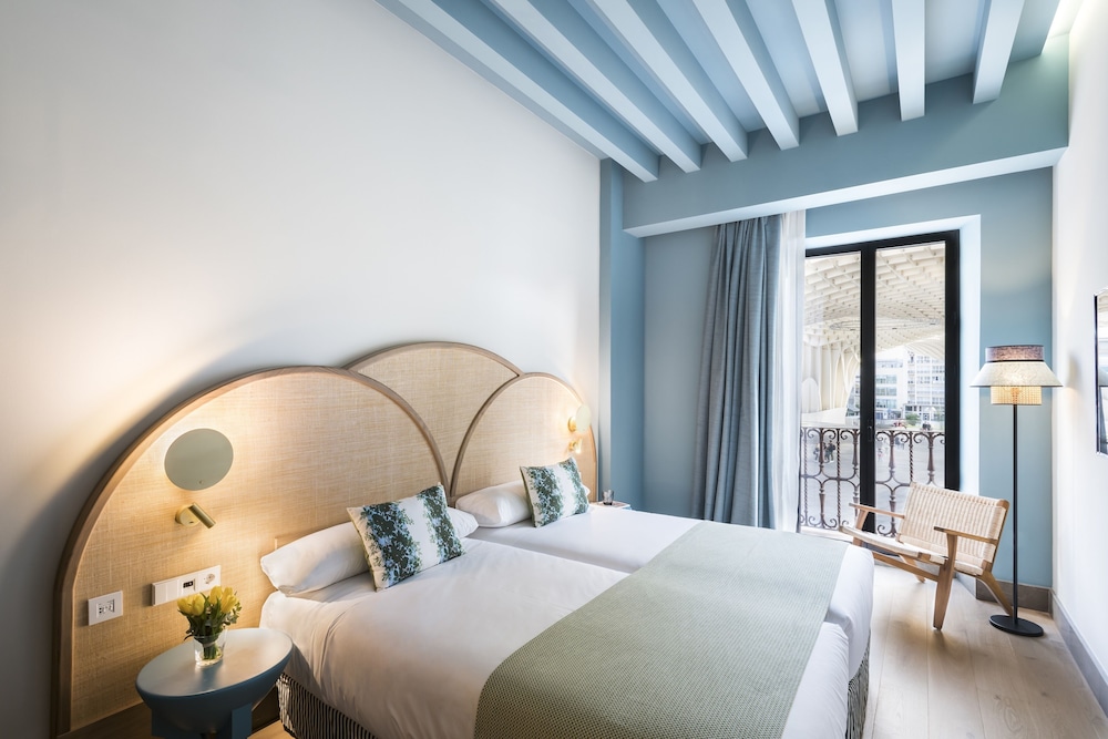 Deluxe Double or Twin Room, City View - Photo 3