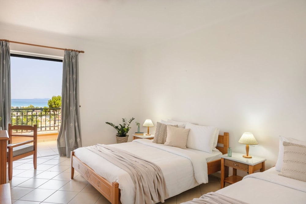 Superior Apartment, 1 Bedroom, Sea View - Photo 2