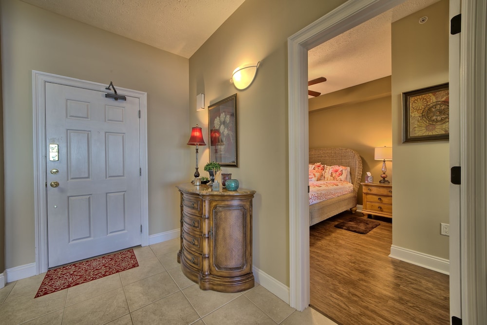 Condo, 2 Bedrooms