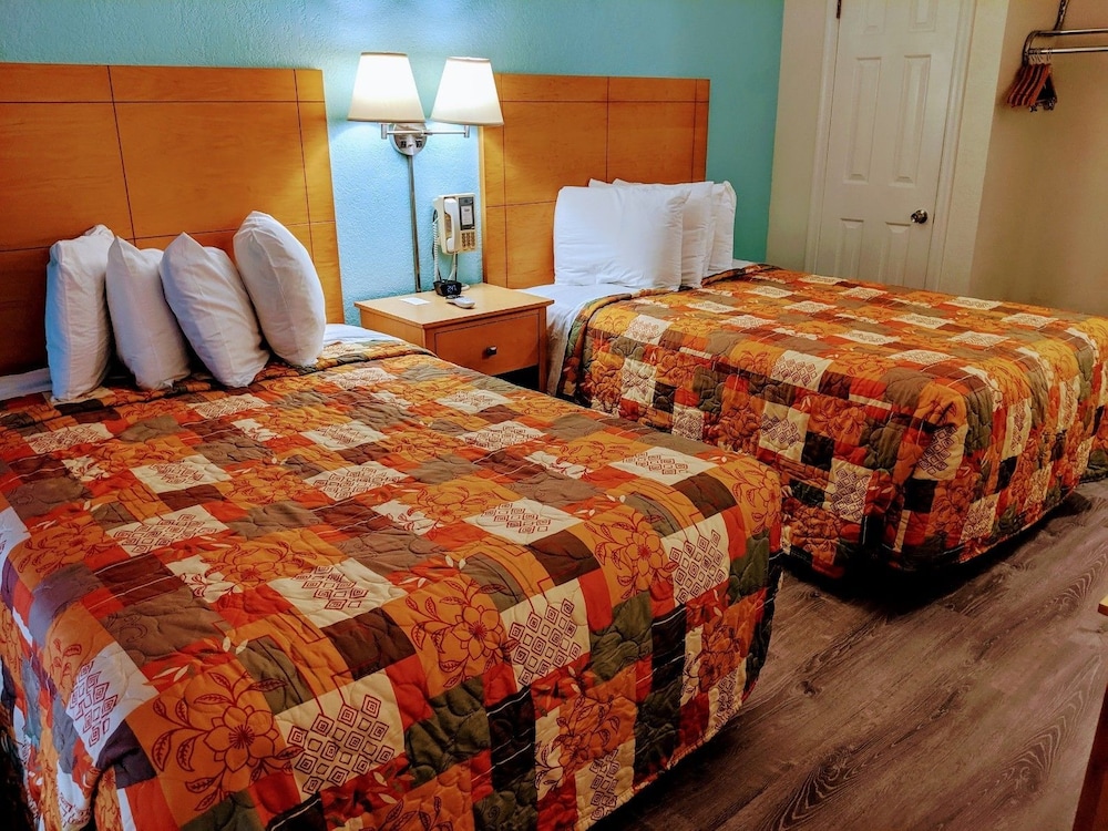 Traditional Room, 2 Double Beds, Refrigerator & Microwave photo 1