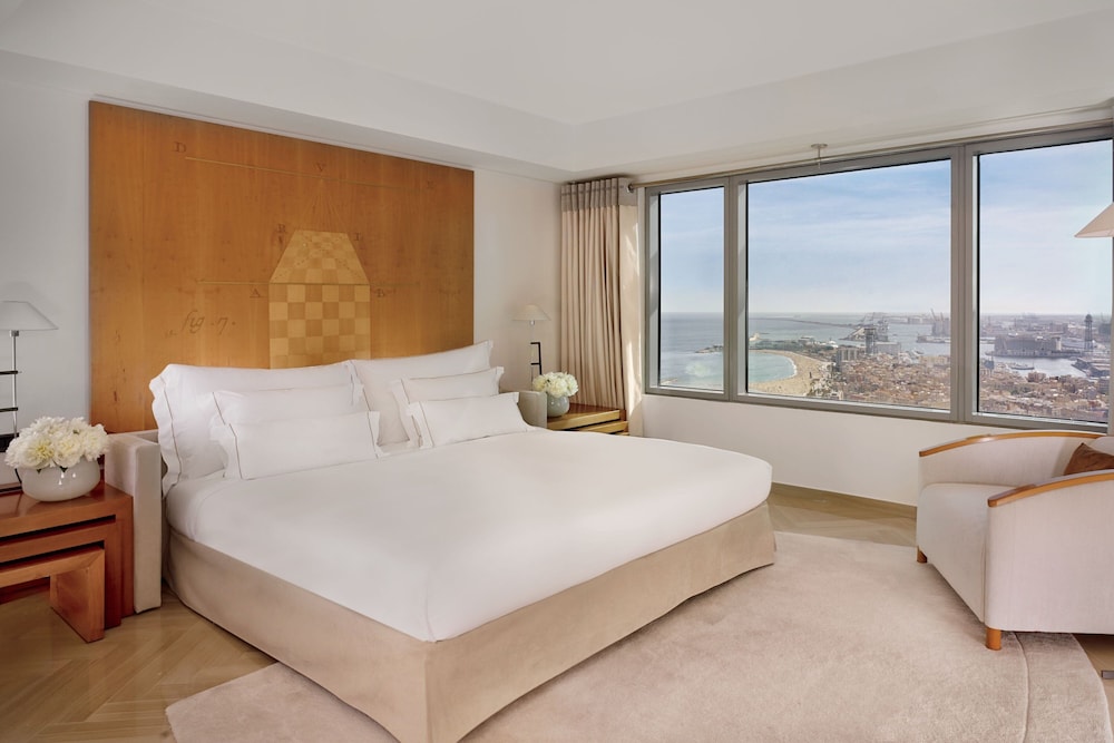 Penthouse, 1 Double Bed, Non Smoking, Pool View thumbnail 6