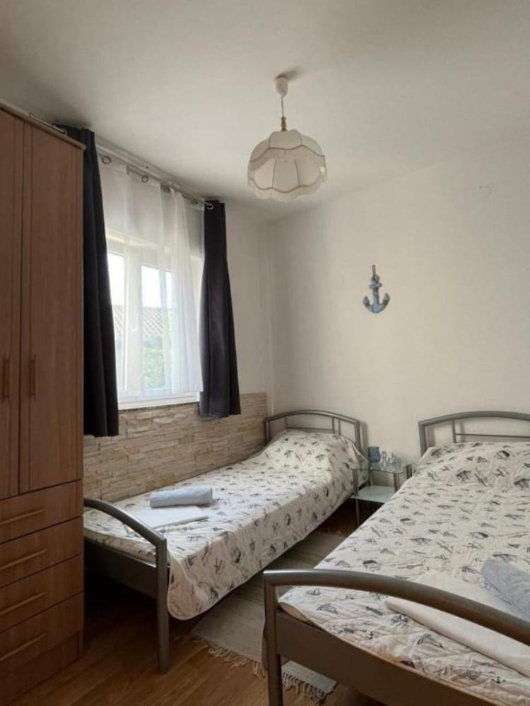 Apartment (Budi - near sandy beach - A1(4+2))