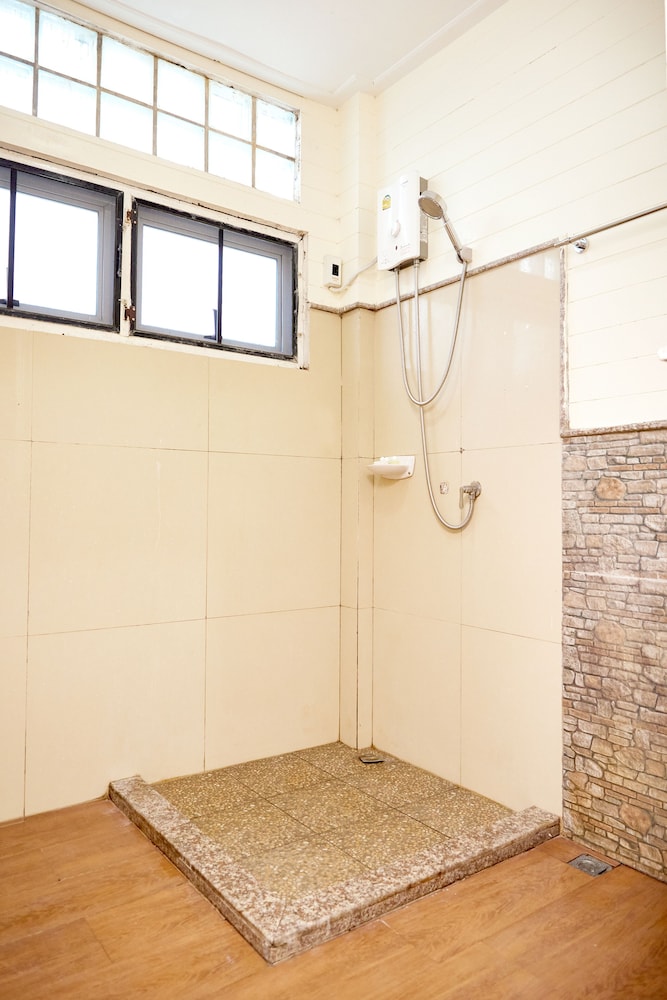 Swimming Pool Room 4 Persons photo 3