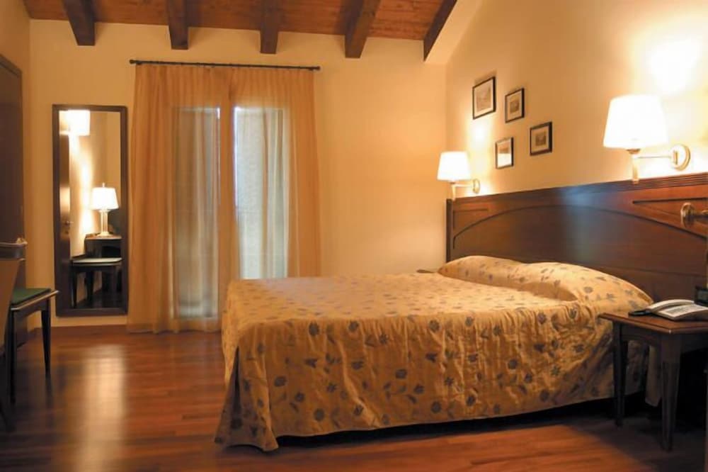 Classic Double Room - Photo 1