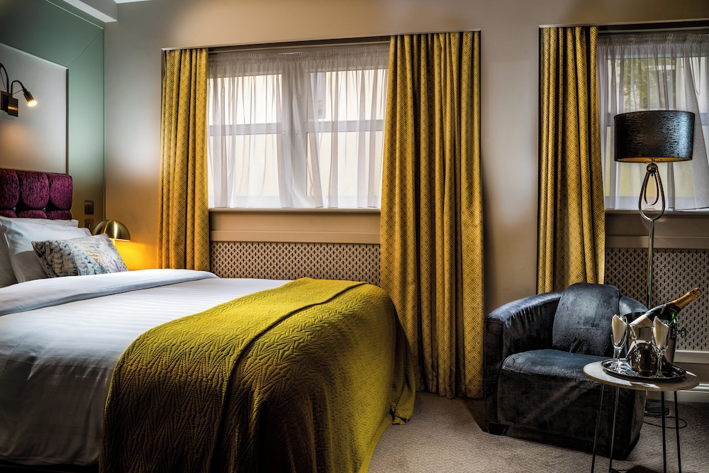 Deluxe Double Room, 1 King Bed thumbnail 6