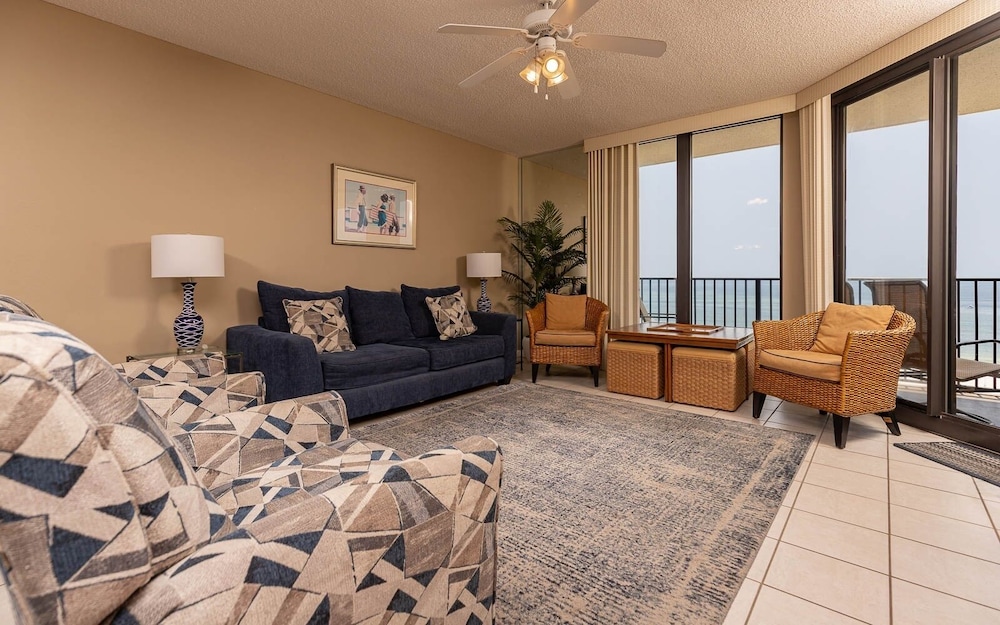 Condo, 3 Bedrooms