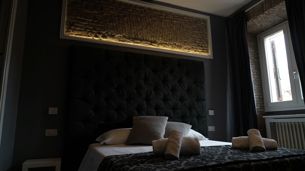 Classic Double Room, City View