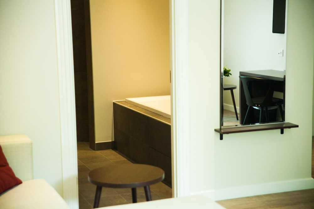 Superior Double Room, Accessible, Bathtub