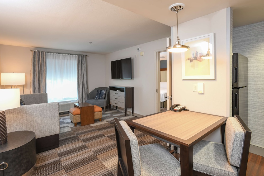 King Suite Non Smoking - Photo 6
