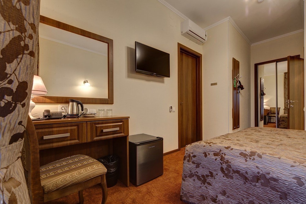 Standard Double or Twin Room photo 3