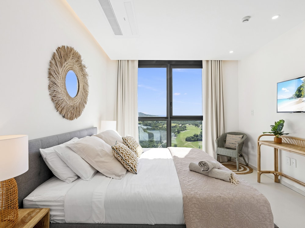 Deluxe Condo, Balcony, Beach View