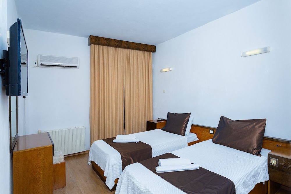 Standard Double Room - Photo 4