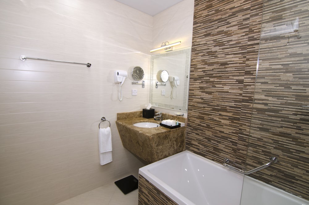 Deluxe Double Room, 1 King Bed, Non Smoking photo 2