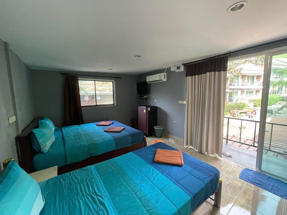 Basic Triple Room, 1 Bedroom photo 2