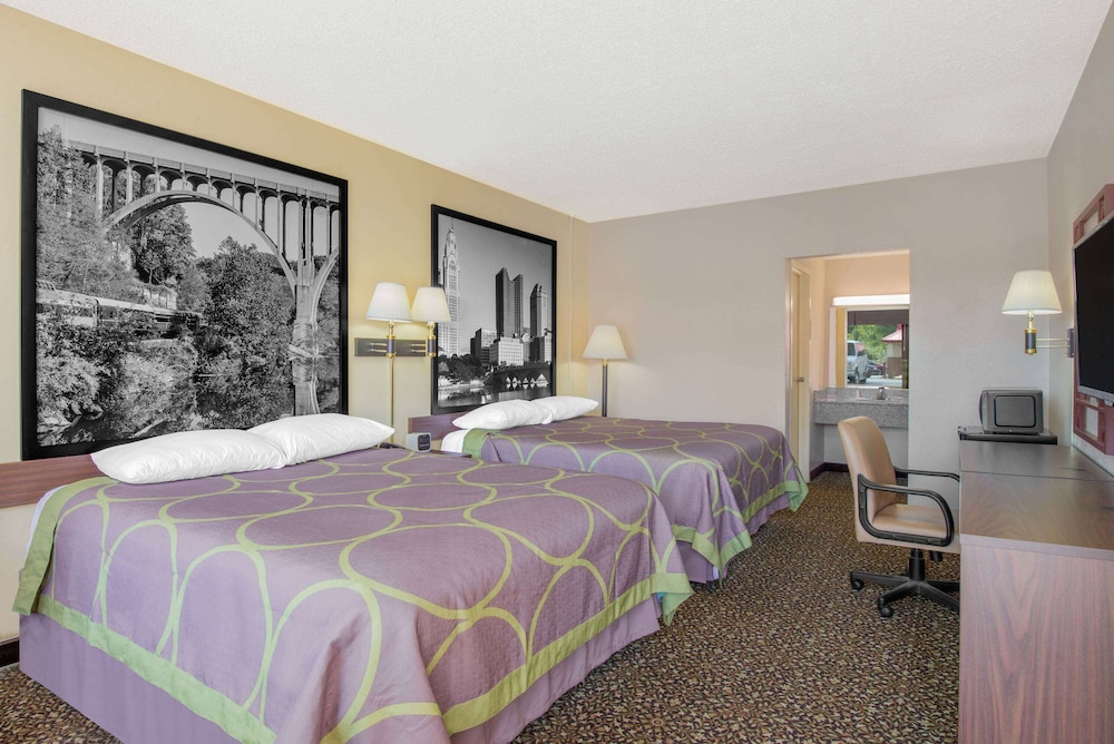 Room, 2 Queen Beds, Non Smoking - Photo 1