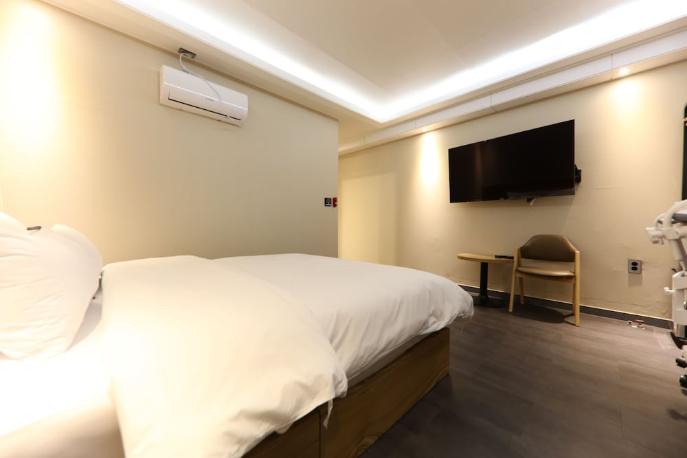 Premium Battleground 2pc Room