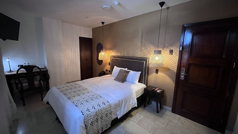 Double Room, 1 Queen Bed photo 1