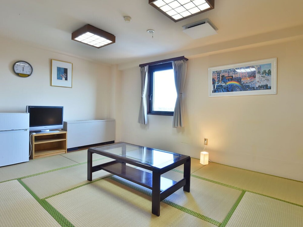 Japanese Style Room For 3 People, Smoking