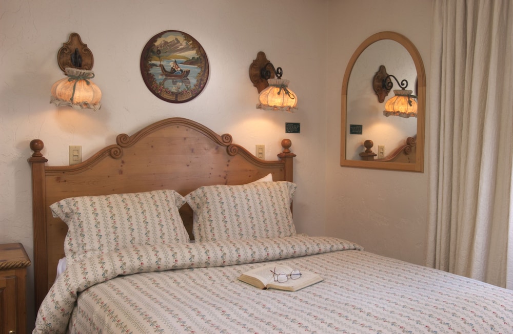 Standard Room, 1 Queen Bed photo 1