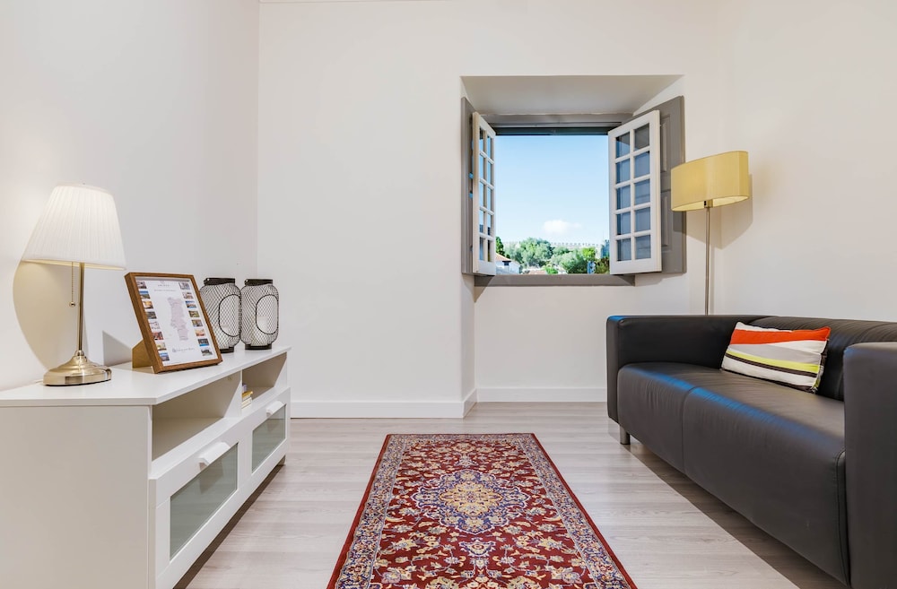 Family Apartment - Photo 8