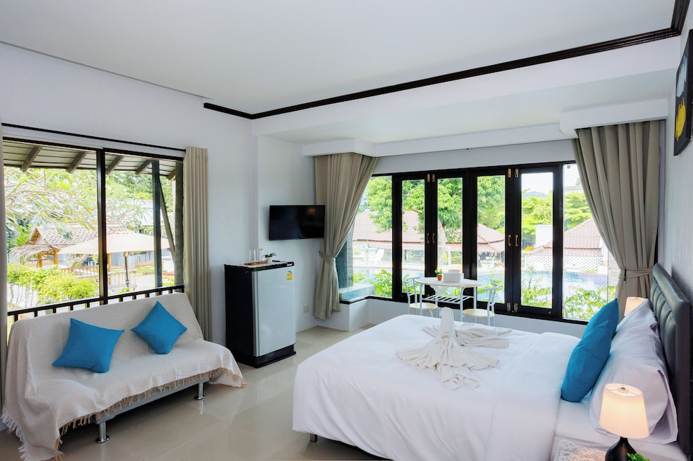 Family Suite, Pool View
