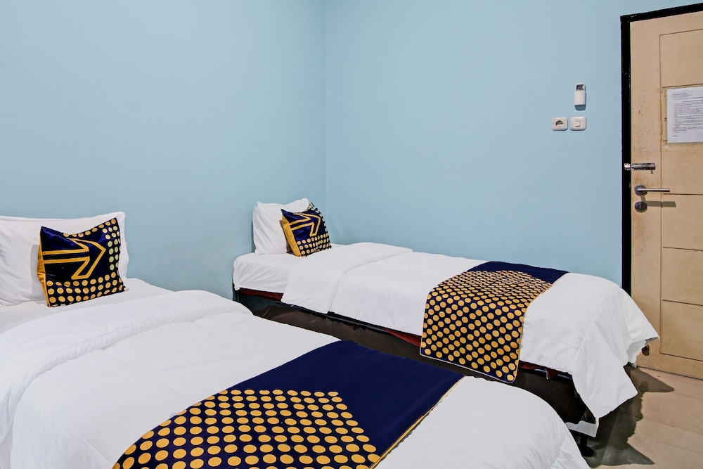 Economy Twin Room photo 2