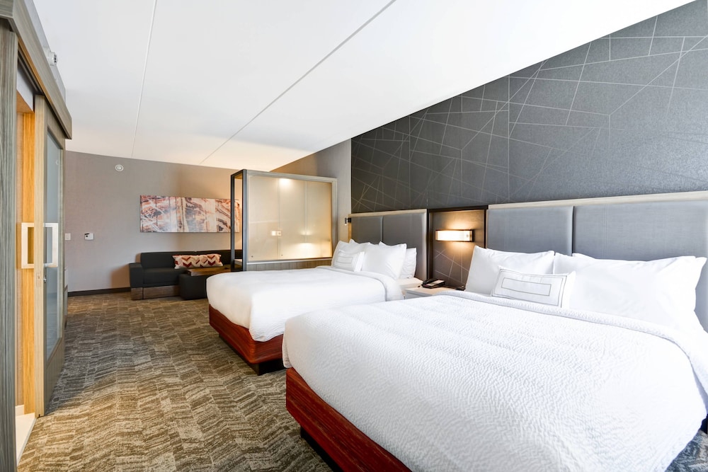 Suite, Multiple Beds