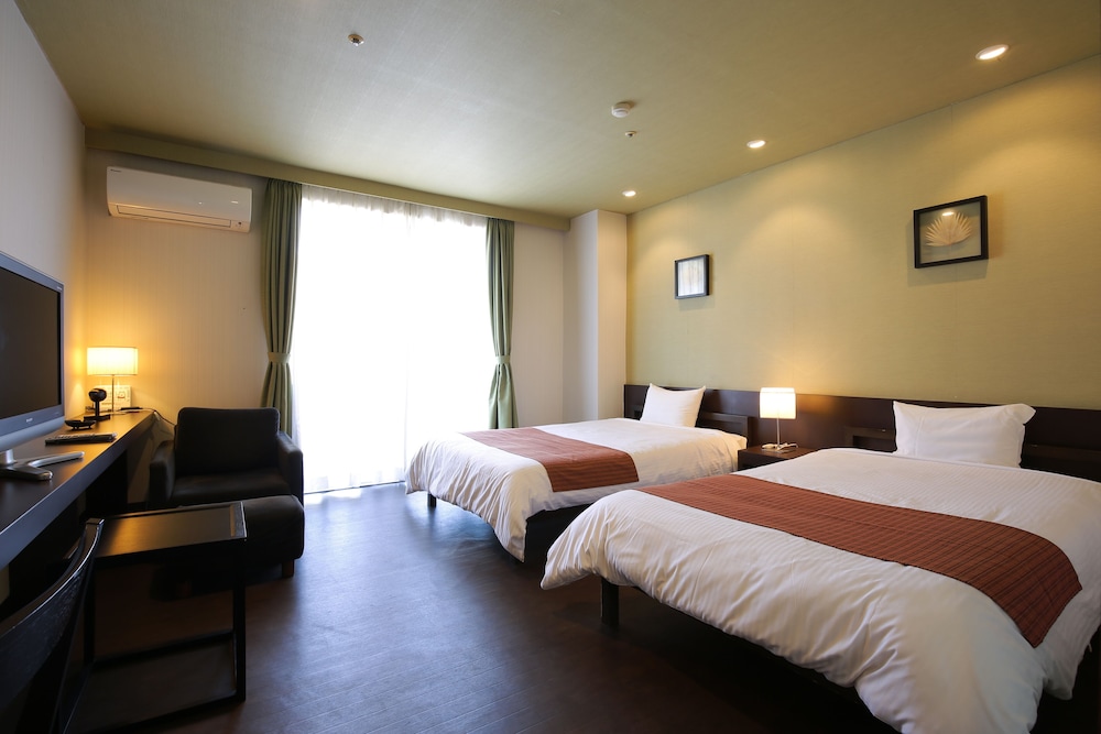 MODERN TWIN ROOM (non-smoking) Adult Only photo 2