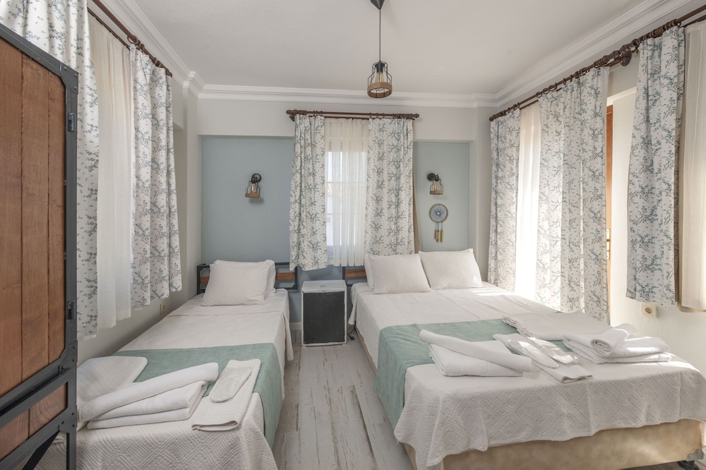 Deluxe Triple Room, Balcony, Sea View