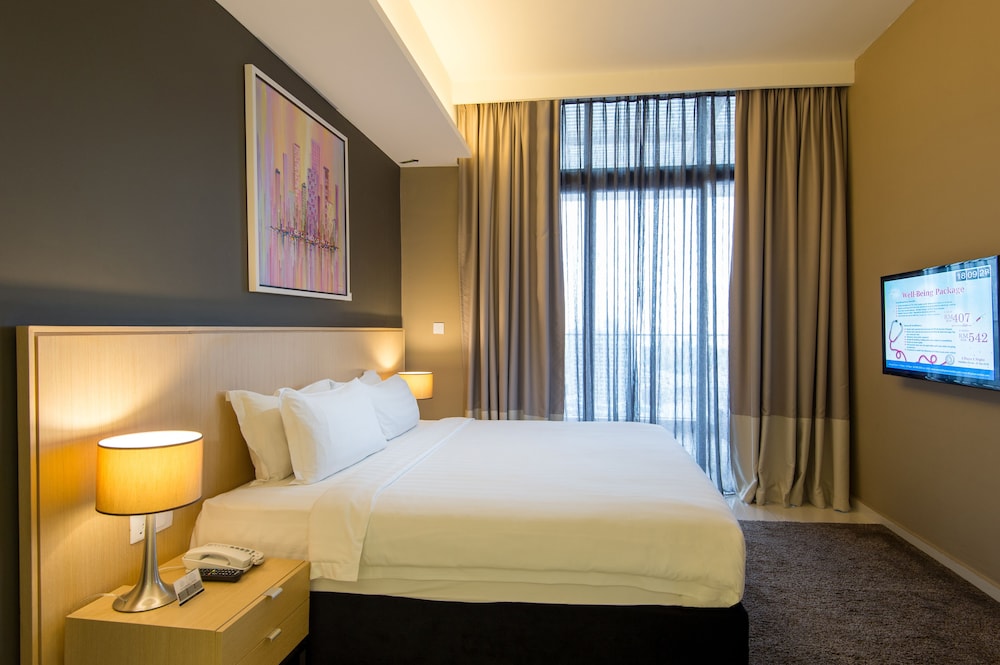 Executive Suite, 2 Bedrooms, City View photo 3