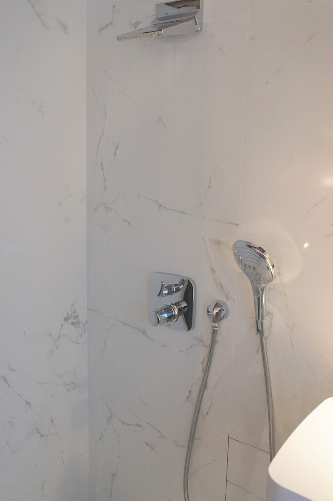 Classic Double Room (Shower) photo 3