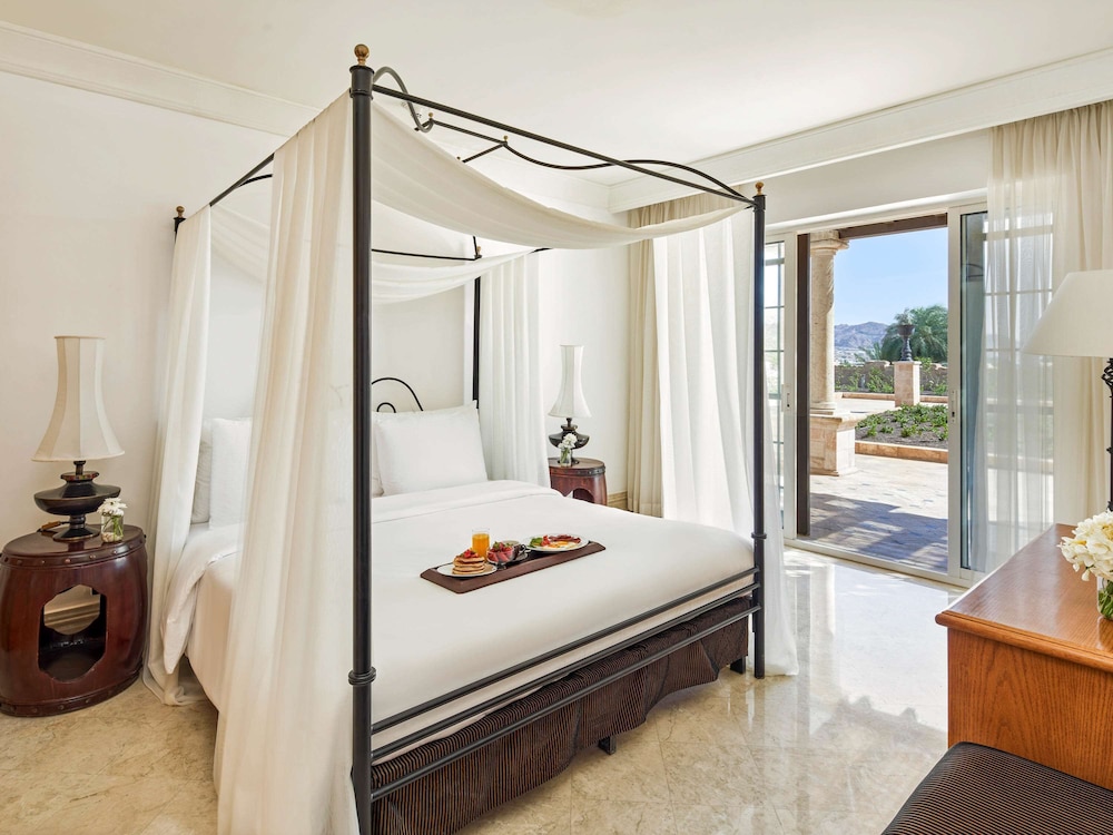 Executive Suite, City View - Photo 1