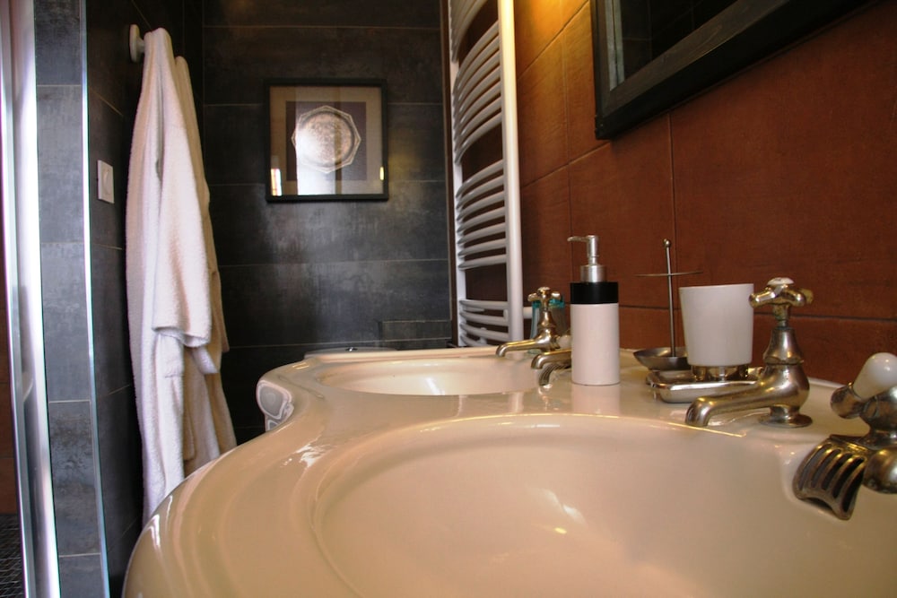 Traditional Double Room, Garden View photo 3