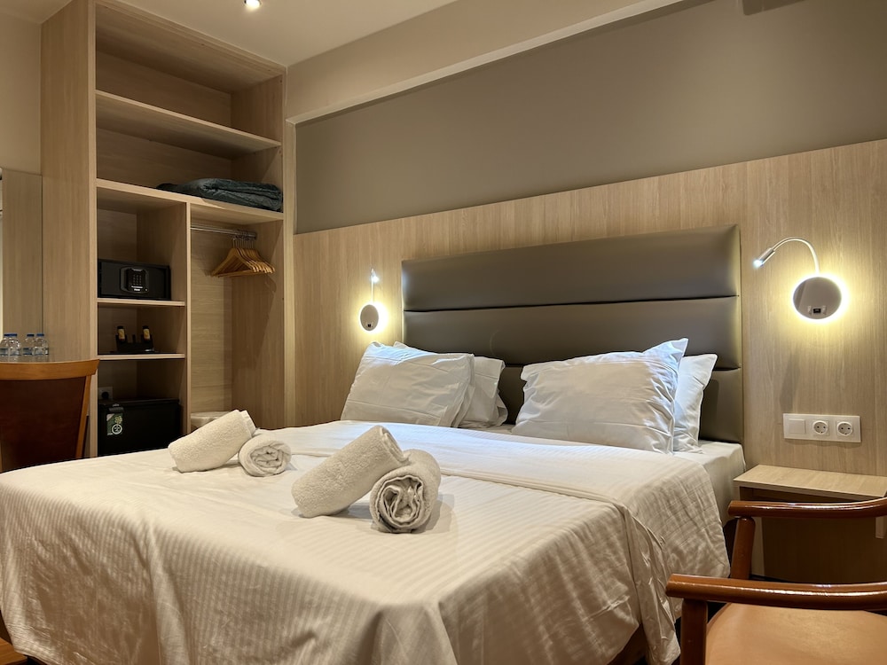 Double or Twin Room - Photo 3
