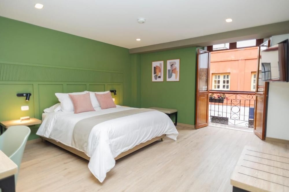 Double Room, Balcony, City View photo 2