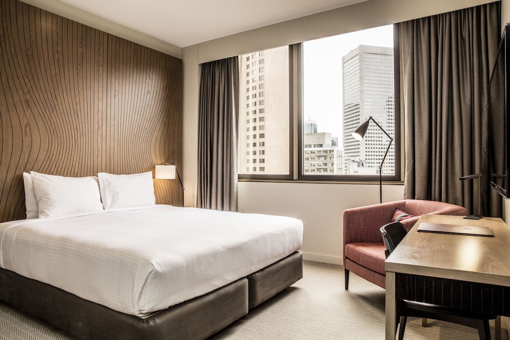 Room, 1 King Bed, City View - Photo 5