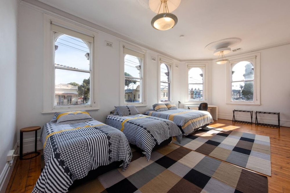 Basic Apartment, Multiple Beds photo 3