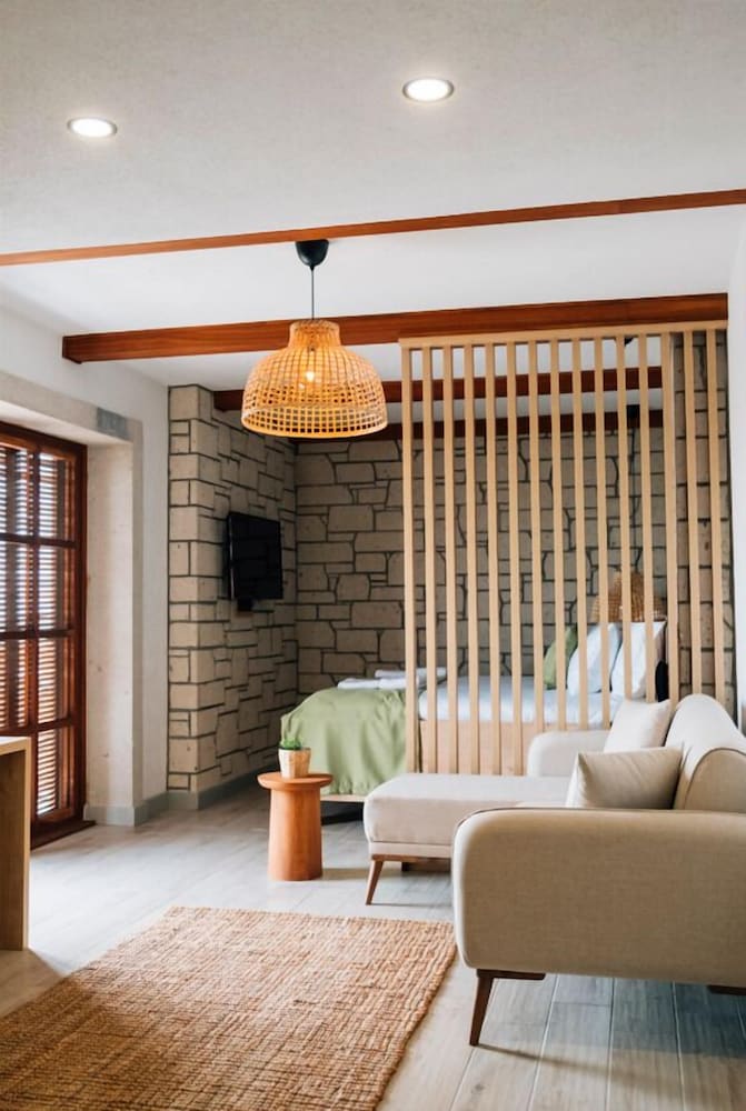 Comfort Room, Balcony, Garden View photo 1