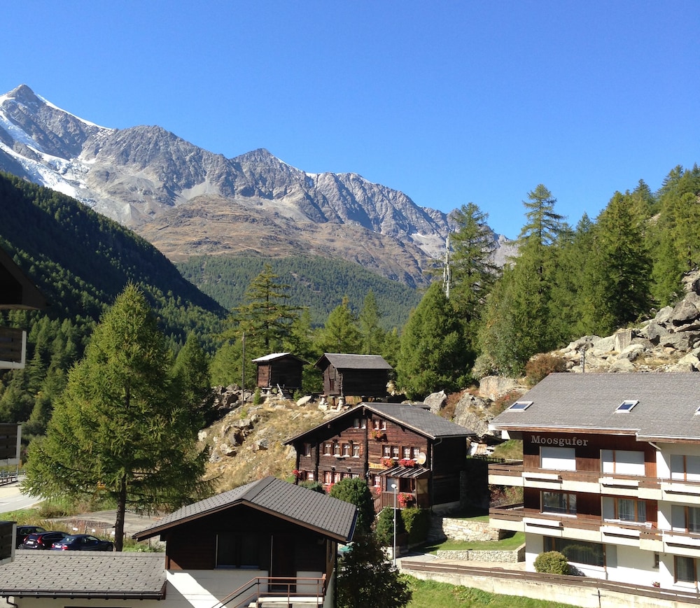 Deluxe Triple Room, Balcony, Mountain View photo 3