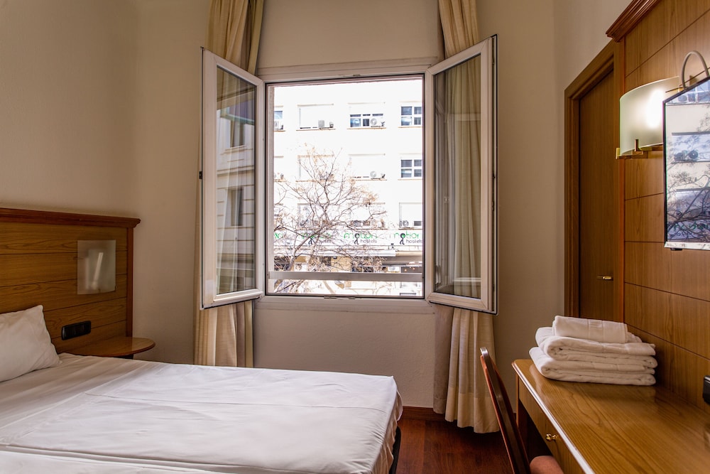 Double or Twin Room - Photo 21