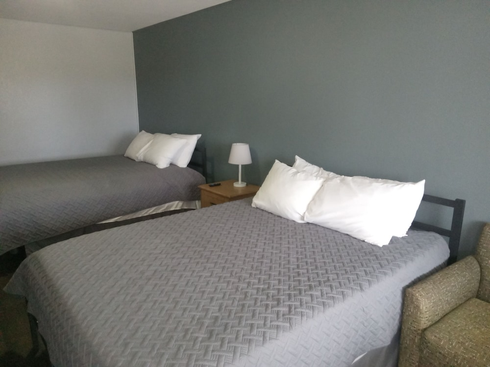 Basic Double Room photo 2