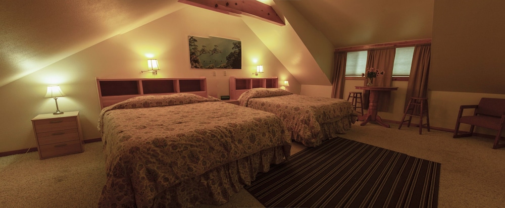 Room, 2 Queen Beds (Room 22)