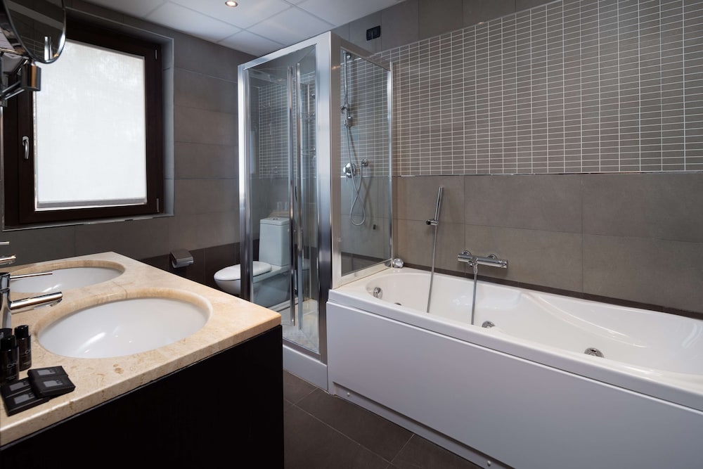 Junior Suite, 1 King Bed (Second and Third bed is a Sofabed) - Photo 9