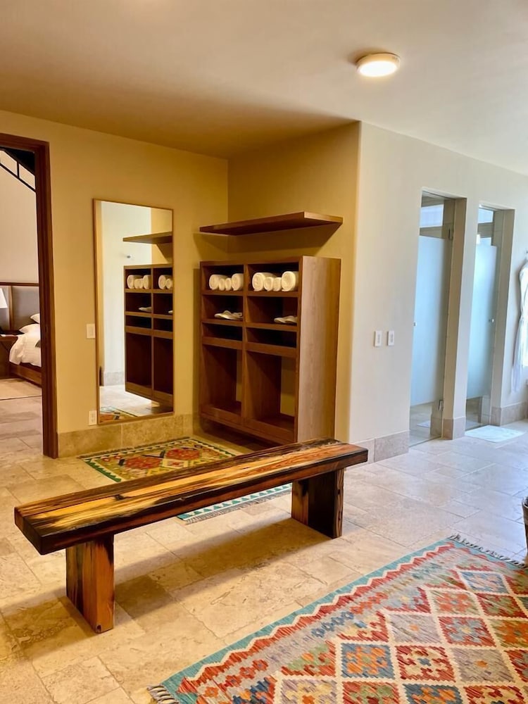 Family Room photo 3